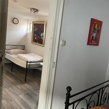 Gaestehaus Linden -Zweibettzimmer Exterior foto
